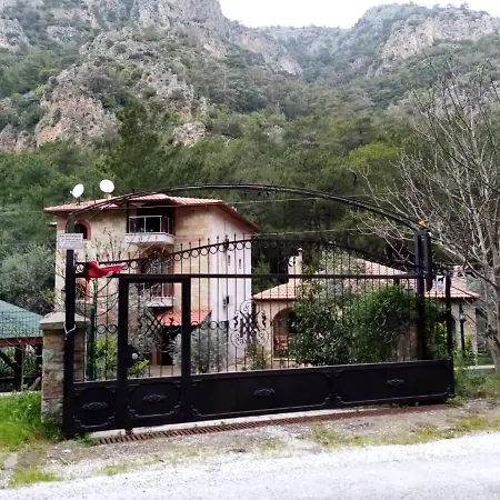 Tas Ev Marmaris